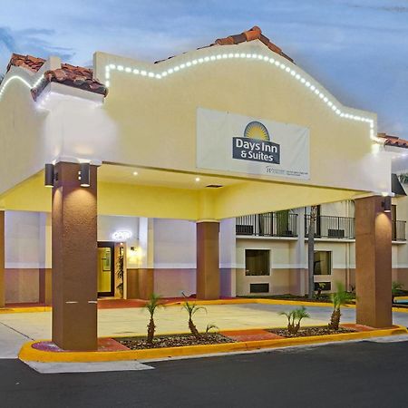 Days Inn & Suites By Wyndham Tampa - Ybor City Extérieur photo