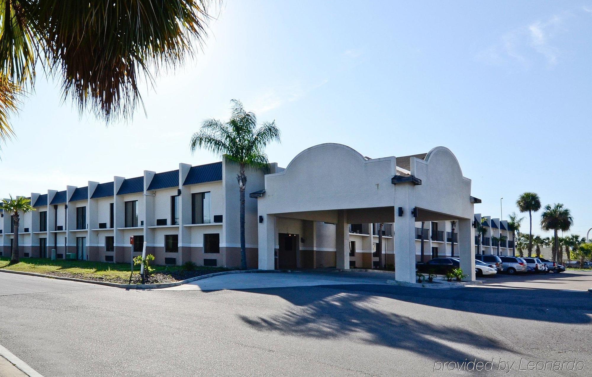 Days Inn & Suites By Wyndham Tampa - Ybor City Extérieur photo