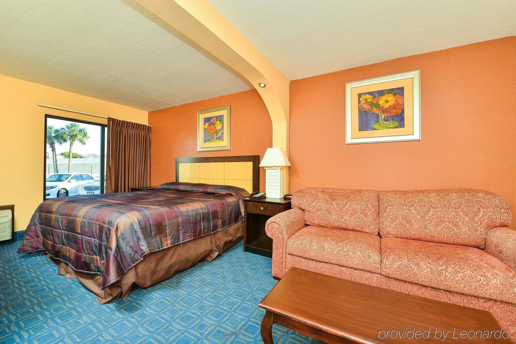 Days Inn & Suites By Wyndham Tampa - Ybor City Extérieur photo