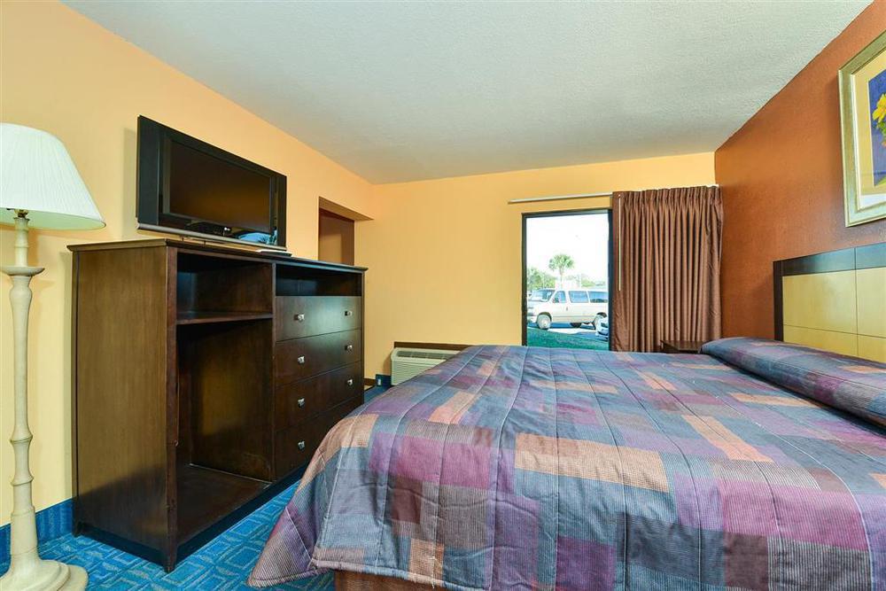 Days Inn & Suites By Wyndham Tampa - Ybor City Chambre photo