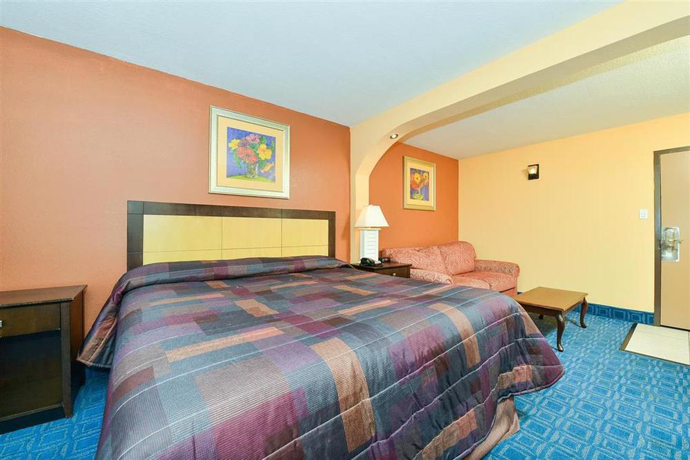 Days Inn & Suites By Wyndham Tampa - Ybor City Chambre photo